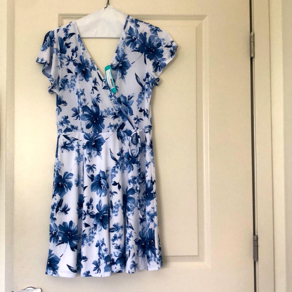 Brand new Kaileigh wrap dress in petite large. Tags attached.